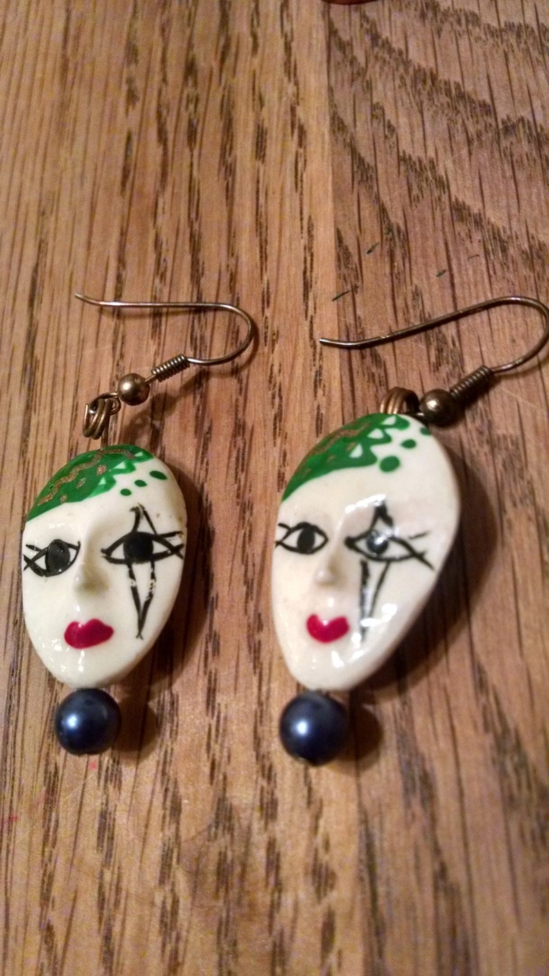 Mardi Gras Earrings Red,Black Jewelry,Painted Glass Mask Earrings Accessories Mardi Gras Mask Earrings Whie /& Green Gifts Under 20.00