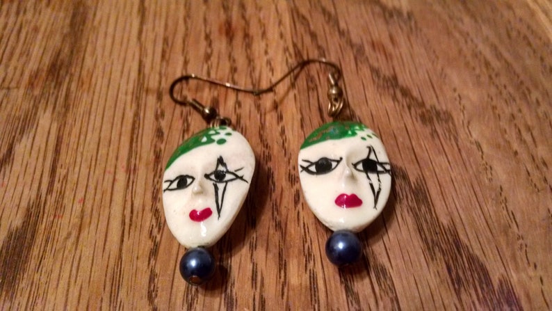 Mardi Gras Earrings Red,Black Jewelry,Painted Glass Mask Earrings Accessories Mardi Gras Mask Earrings Whie /& Green Gifts Under 20.00