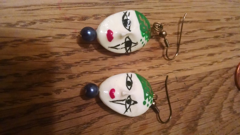 Mardi Gras Earrings Red,Black Jewelry,Painted Glass Mask Earrings Accessories Mardi Gras Mask Earrings Whie /& Green Gifts Under 20.00