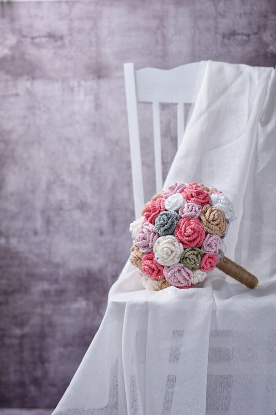 Hand-Knitted Flower Crochet Flower Bouquet Finished Handwoven Rose Flower  Home Wedding Decoration Valentines Day Gift Wholesale