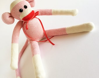 Mono de calcetín rosa hecho a mano: Peluche Rockford de tacón rojo de 50 cm