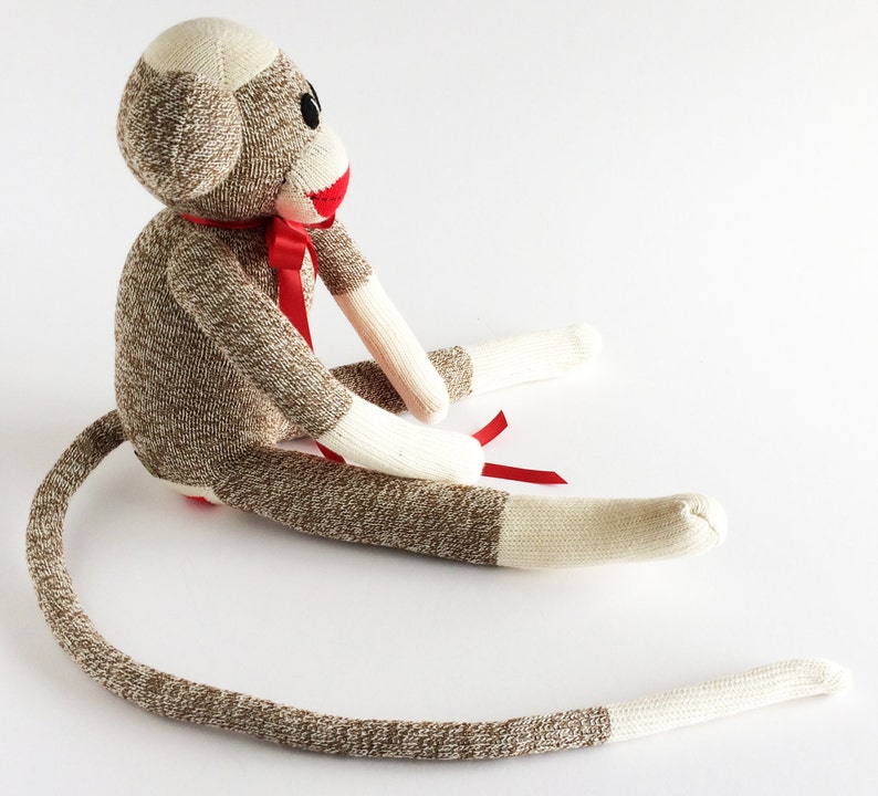 Mono calcetín de tacón rojo Rockford extragrande: peluche tradicional hecho a mano imagen 4