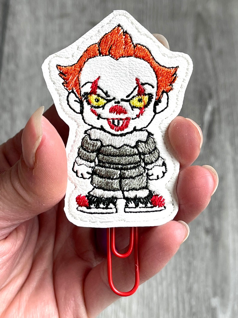 10 sentences about clown image