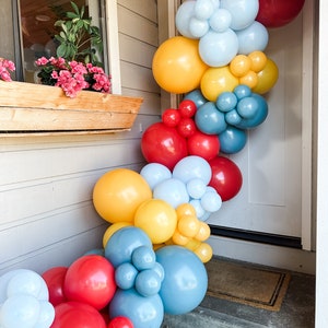 Zestaw girland balonowych na imprezę karnawałową z motywem cyrkowym, parada