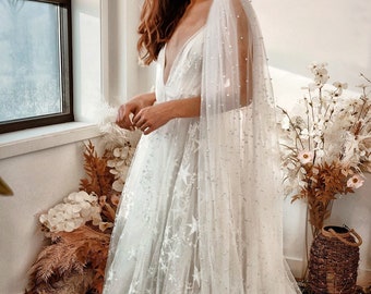 Stern Elfenbein Tüll Kleid | Einzigartiges Boho Brautkleid | Himmlisches Brautkleid | Sternhochzeit mit Perlenumhang | Celeste - Auf Bestellung