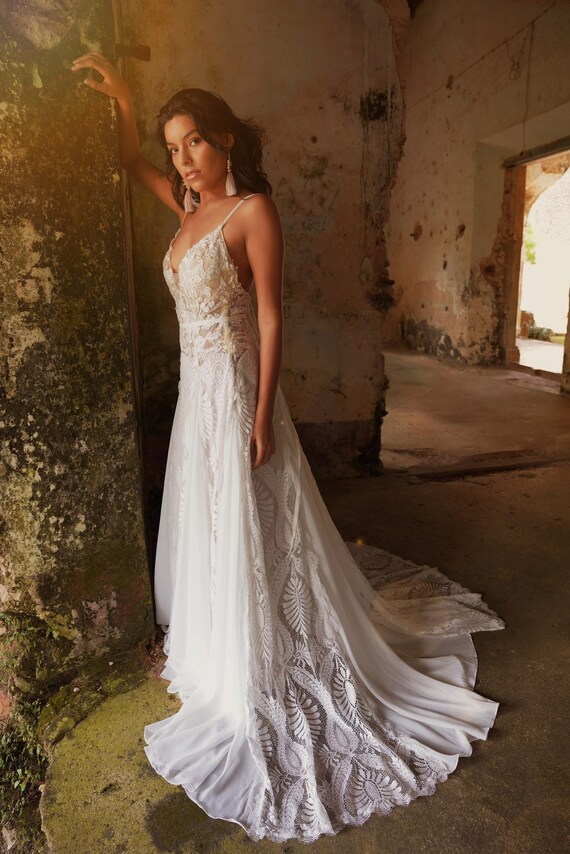 Exotic Boho Lace Wedding Dress Beach Wedding Dress Elegant