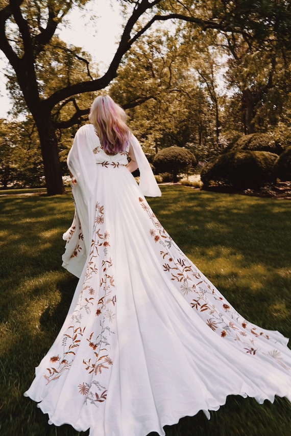 Autumn 2.0 | Flowy Sleeves Wedding Dress | Botanical Embroidery Bridal Gown  | Romantic Garden Bride | Made to Order 5-7 Month Delivery - Etsy