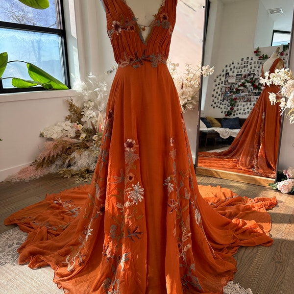 Autumn - Fall Wedding Dress - Forest Woodland Wedding Dress - Elven Wedding Dress - Rust Color - Unique Wedding Dress - MADE TO ORDER