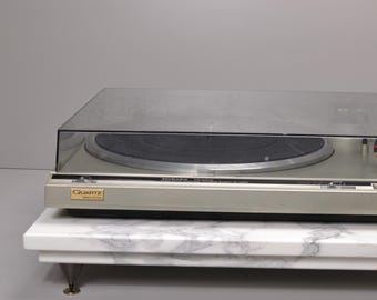 Calacatta Marble Turntable Isolation Platform with Spikes (18x16x1.5)