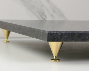 Granite Turntable Isolation Platform 18x18x0.75, Antique Brown with Brass Spikes