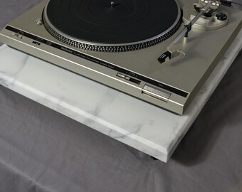 Calacatta Honed Turntable Platform 18x16x1.25, Turntable Platform, White Base, Calacatta Display