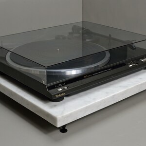 White Carrara Marble Turntable Isolation Platform: High-Fidelity Audio Base