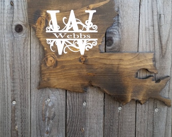 Custom Louisiana Wood State Cutout Sign: Personalized Family Name Art