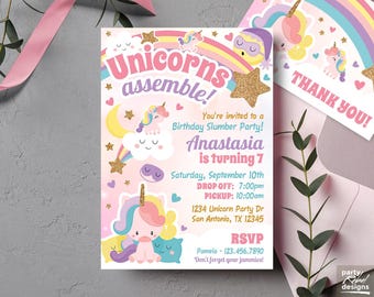 Pode incluir: Um convite rosa e roxo para uma festa do pijama com tema de unicórnio para o 7º aniversário de Anastasia. O convite apresenta um arco-íris, estrelas e unicórnios. Inclui a data, a hora e o local da festa, bem como um número de RSVP.