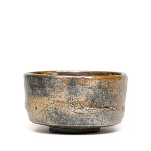 Shino. Tea Bowl. Bowl. Ceramic bowl. Pottery. Serving. Ceramic.