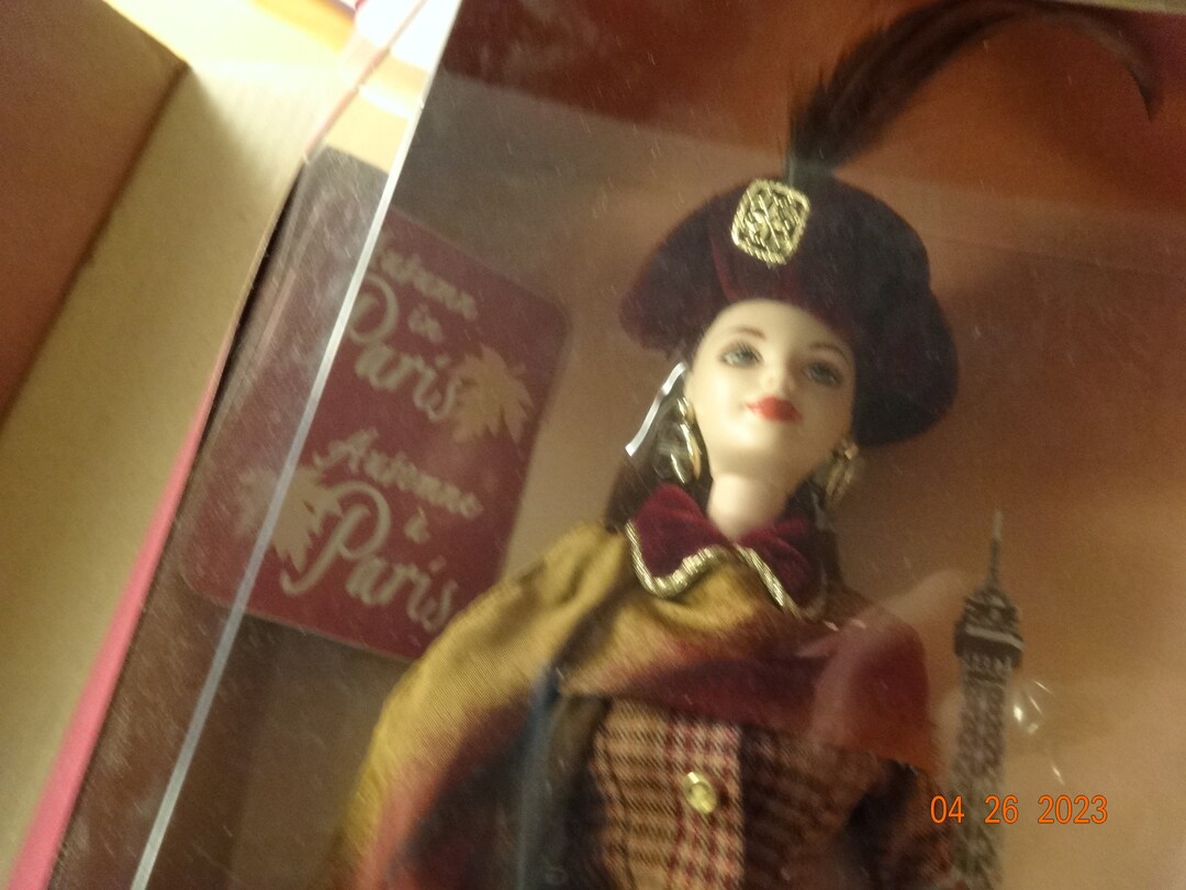 Catalogo de Barbie Online: Barbie Winter in Montreal 1999 Edición Coleccionista