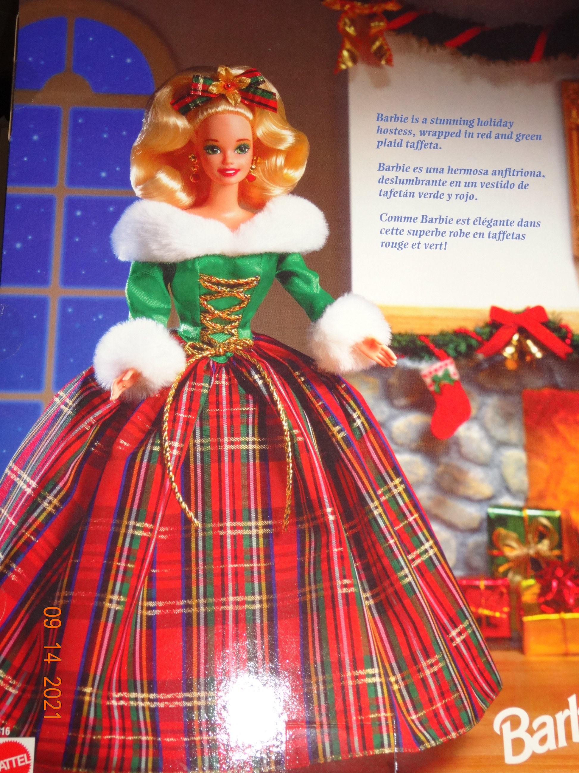 Barbie Doll Happy Holidays 1995 Nrfb in Tartan Long Skirt Green