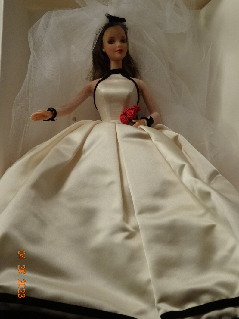 Doll Barbie, Vera Wang Bride , 1997, in Box, Gorgeous Design, Know for Her Wedding Dresses - Etsy