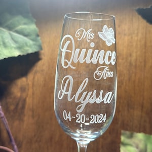 Quinceanera Champagne Flutes with Mis Quince Copas grabadas para Quinceanera Sweet 16 Flutes