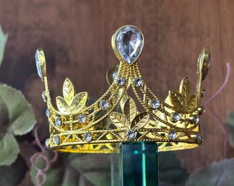 Small Gold Crowns: Birthday Decor, Quinceañera Teddy Bears, Pets, Cake Toppers, Dolls Crowns