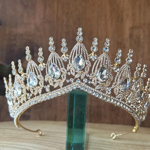 Gold and Crystal Tiara Quinceañera Tiara Wedding Tiara Birthday Coronas para Quinceañera Elegant Tiaras for Every Occasion