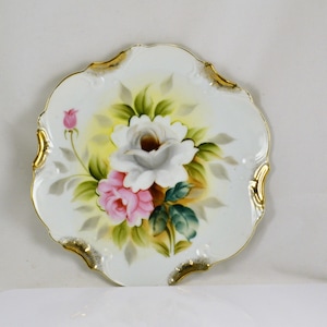 Decorative Floral Plate Roses White Pink - Gold Trim -  Ready to Hang On Wall - Charming Shabby Cottage Decor - Vintage Hand Painted Flowers
