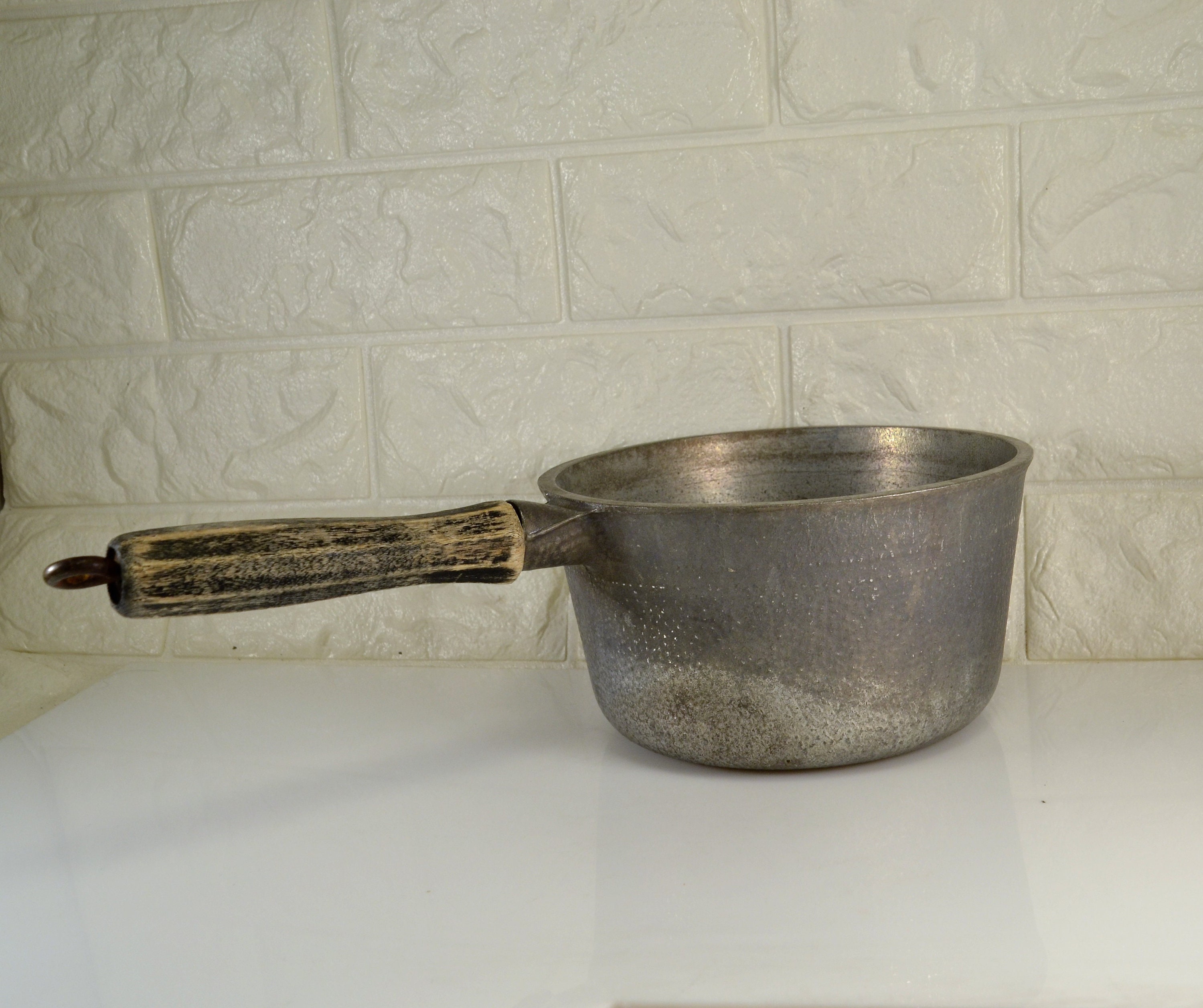 Aluminum Sauce Pan by Krischer, 2 Quart Sauce Pan Pot With Wood