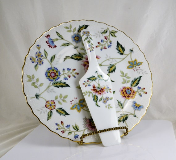 Cake Plate & Spatula Andrea Sadek Buckingham Pattern Porcelain