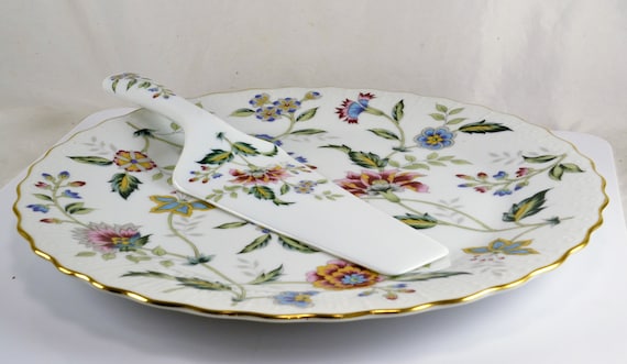 Cake Plate & Spatula Andrea Sadek Buckingham Pattern Porcelain