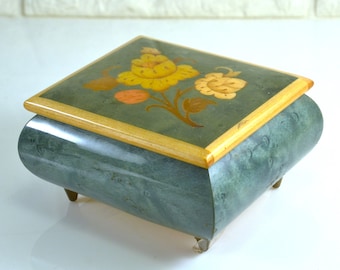 Sorrento Music Box Sage Green Floral Marquetry Sankyo Japan Mechanism Plays Torna De Sorrento Made in Italy