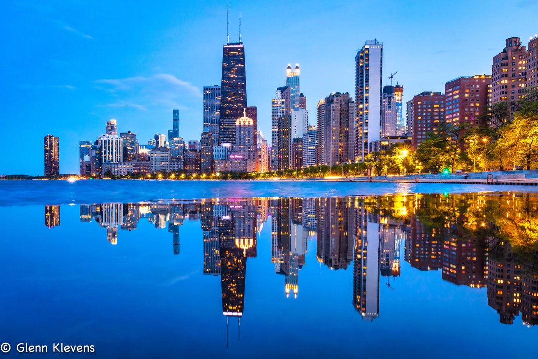 chicago skyline night