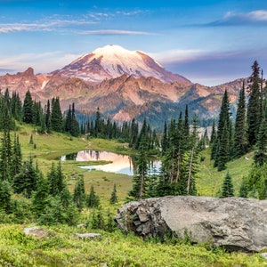 Mount Rainier Sunrise National Park Photography with reflection off Tipsoo Lake