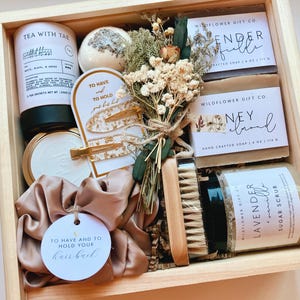 Bride Gift Box: Engagement and Bridal Shower Gifts (Personalized)