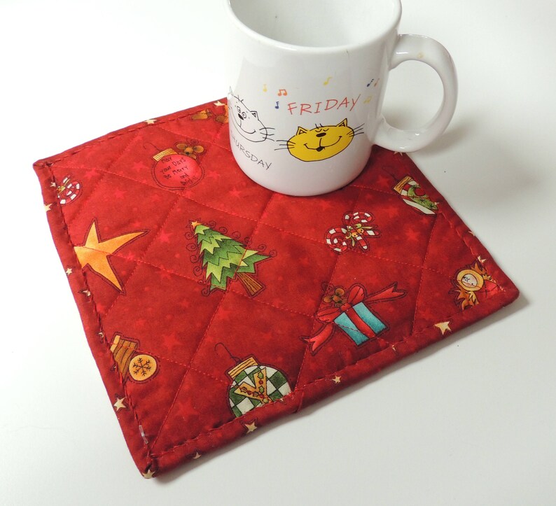 Mini Quilt Mug Rug Candle Mat Snack Mat Red Green Cream Etsy