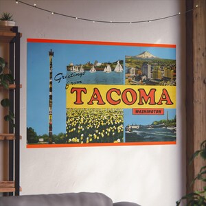 Salutations vintage : le charme Mid-Century de Tacoma capturé sur une carte postale - Poster d'art