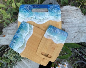Ocean Wave bamboo cutting/cheese board made with epoxy resin, rectangle shape with handle choose your size, house warming gift, surfer gift
