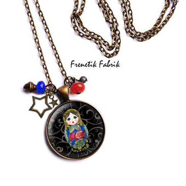 Collier Matriochka, poupée russe multicolore sur Noir, sautoir fantaisie femme