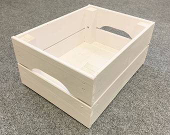 Beautiful 31cm White Painted Slatted Crate with Two Handles (supplied Flatpacked)