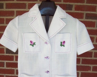 Women's Linen Weave Jacket White Short Sleeve Purple Top-Stitching, Buttons and Appliques