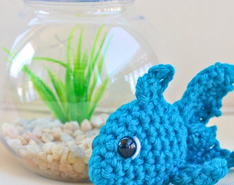 Crocheted Fish with Bowl, Seaweed and Gravel, 4 Inches | Desktop Aquarium Display | Gift for Fish Lover or Child That Wants A Fish