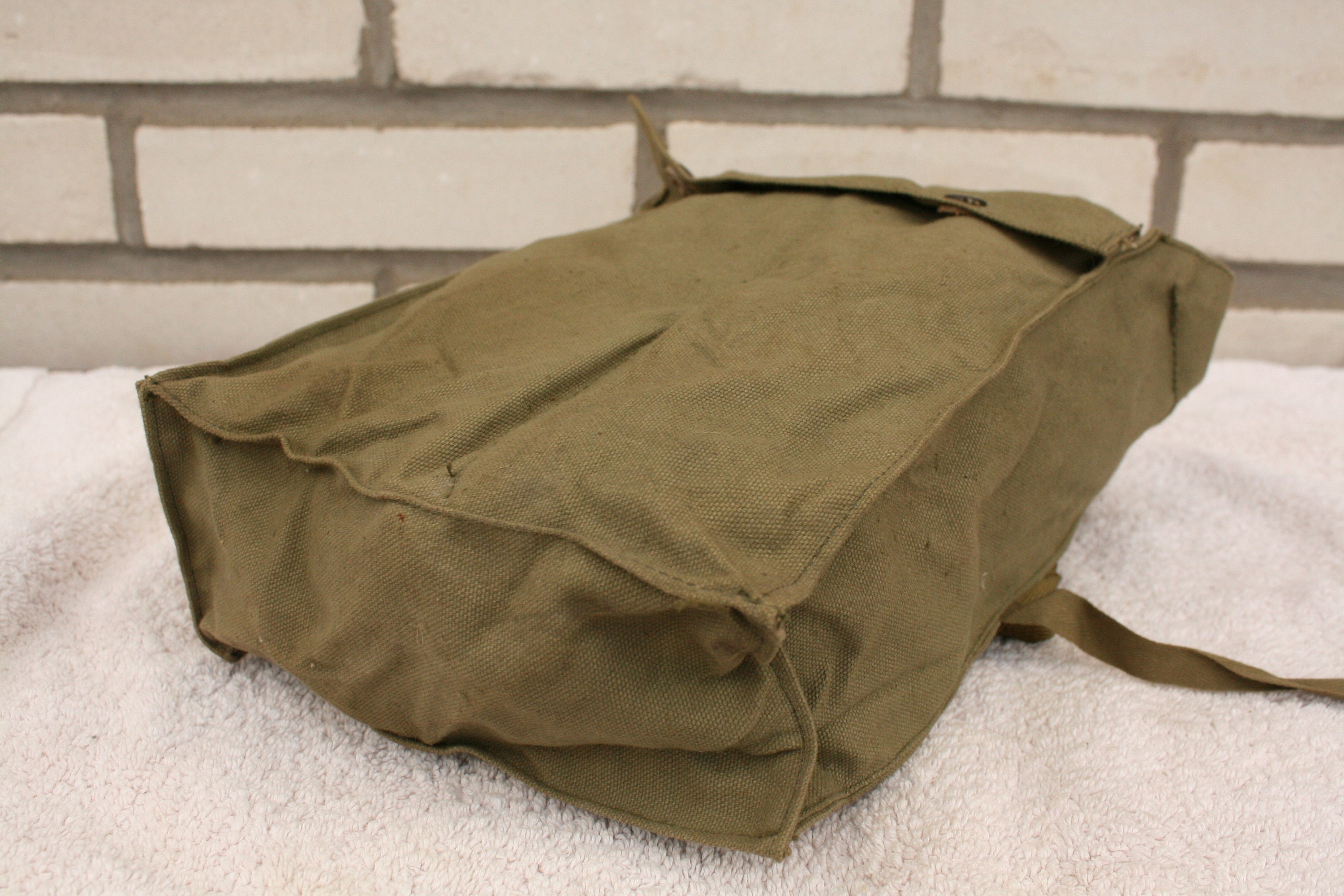 Vintage Military Bag, Crossbody Bag, Canvas Bag, Vintage Messenger Bag, Military Bag, Messenger Bag, Shoulder Bag, Army Bag, Cross Body Bag - Etsy Vintage Military Bag, Crossbody Bag, Canvas Bag, Vintage Messenger Bag, Military Bag, Messenger Bag, Shoulder Bag, Army Bag, Cross Body Bag - Etsy