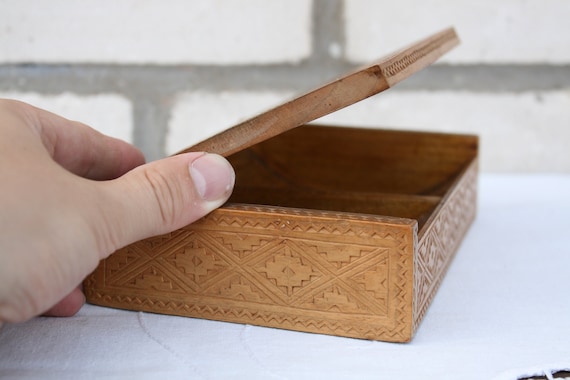 Cigarette dispenser, Wooden Cigarette Case, Cigare