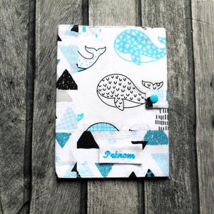 Funda para registro de salud infantil, diseño de ballenas y triángulos, para niña y niño, regalo de cumpleaños, fabricada en Francia.
