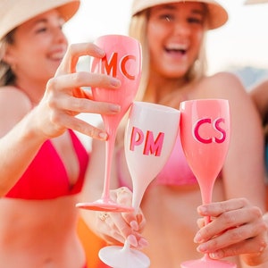 Acrylic Champagne Flute (Set of 2) // Personalized Champagne Flute Plastic Glasses Plastic Flutes Bachelorette Party Bridesmaid Gift Wedding