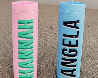Vaso térmico mate de 473 ml con nombre personalizado // Despedida de soltera, regalo para despedida de soltera, vasos de acrílico, vasos personalizados, viaje de chicas, vacaciones familiares