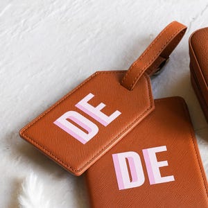 Shadow Monogram Luggage Tag //  Vegan Leather Luggage Bag Tag, Wedding Gift, Monogrammed Bag Tag, Gift For Dad, Gifts Under 20, Travel Gift
