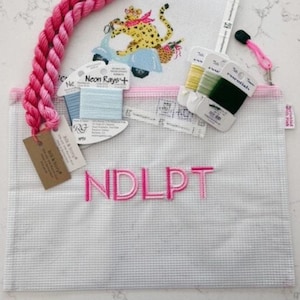 Bestickte Pool Tasche // Brautjungfern Hochzeit Bachelorette Name Schule Alltag Nadelspitze NDLPT Projekt Tasche Aufbewahrung