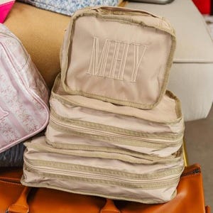 Broderade packkuber i nylon (set om 3) // Resekuber, klädförvaring, bagage- och resväskeorganisatör, skor, resepresenter