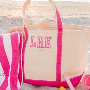 Embroidered Canvas Tote with Applique // Custom Text Tote, Gift for Her, Bachelorette Tote, Personalized Tote Bag, Name Tote Bag, Bridesmaid