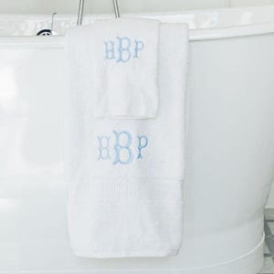 Toallas de baño bordadas // Toallas de baño y de mano, Toallas de baño con monograma, Toallas de baño personalizadas, Toallas con monograma, Toallas de mano bordadas